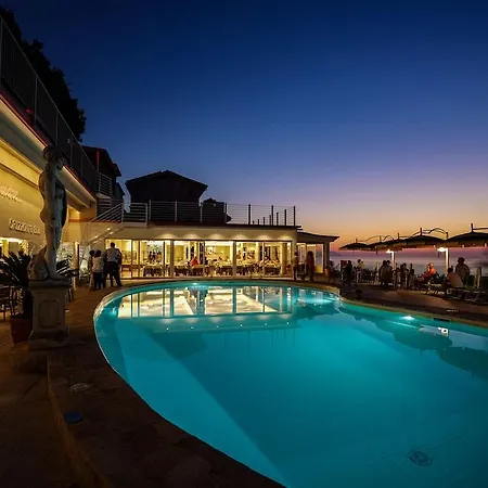 Orizzonte Blu Тропея