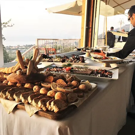 Orizzonte Blu מלון 3*