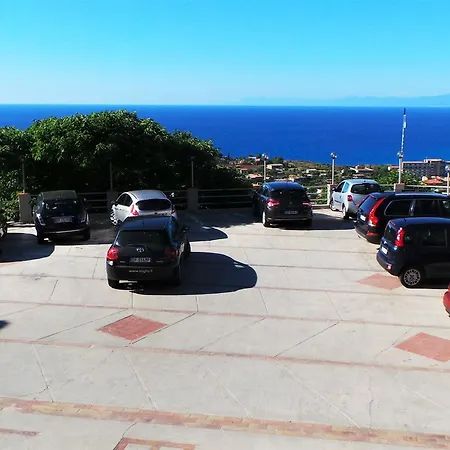 Orizzonte Blu Тропея